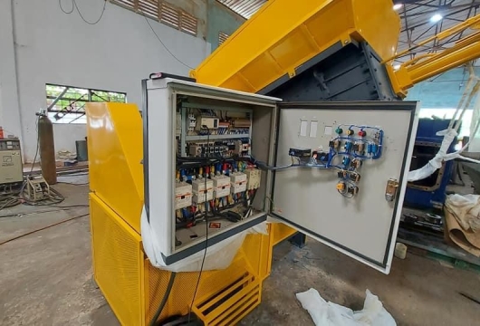 Lắp đặt tủ điện máy nghiền 110KW