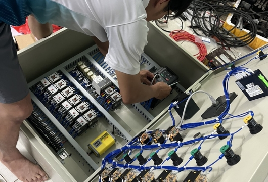 lắp tủ điện quạt hút tự động